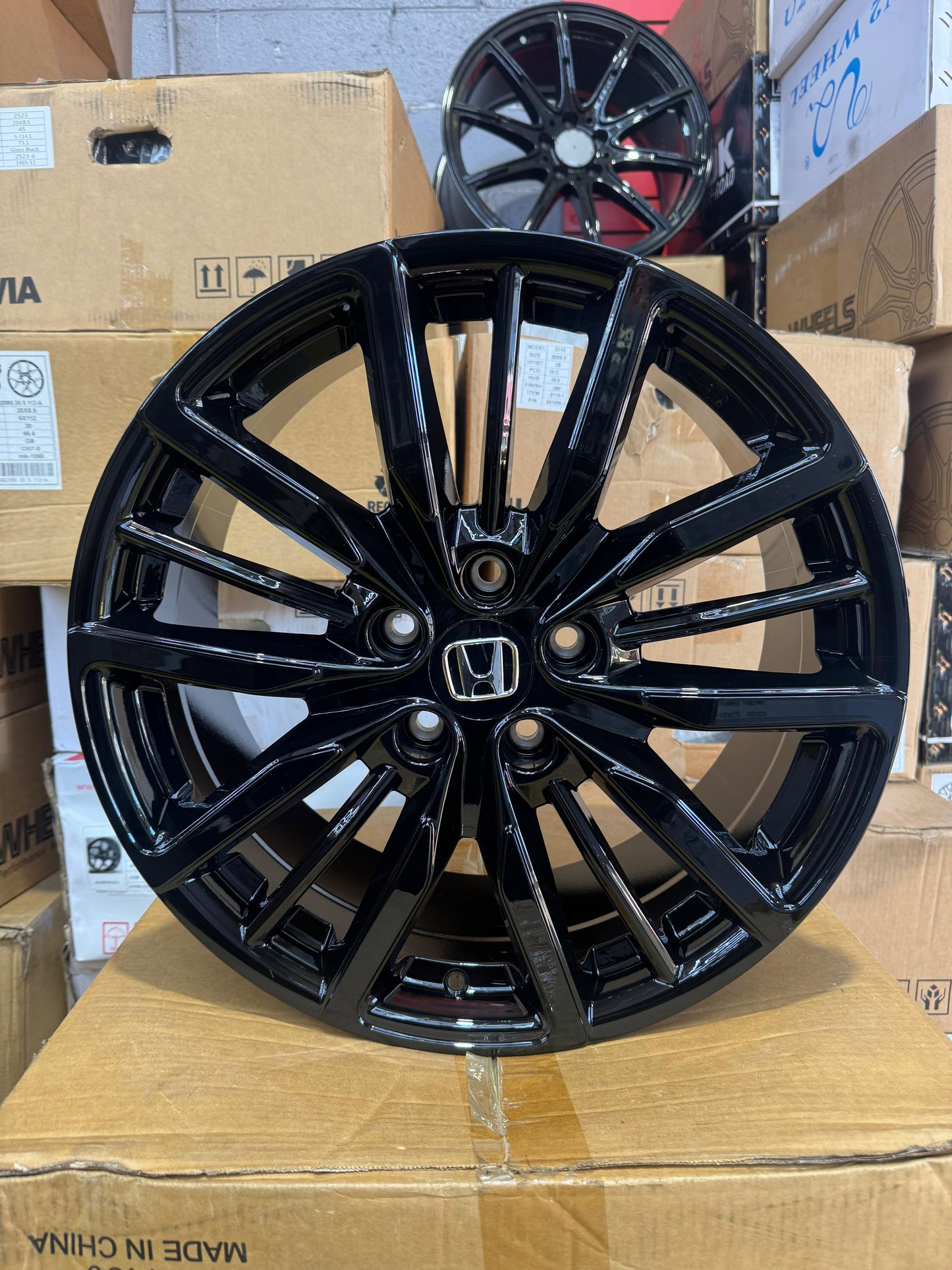 Brand new Honda Accord 19x8.5 Et45 rim